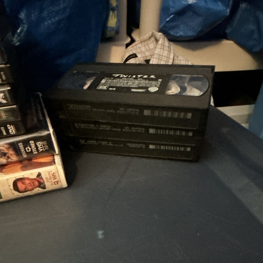 Vintage lot VHS Tapes CD Popular Movies lot 23 - Picture 2 of 6